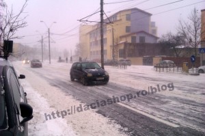 Soferi care circula cu farurile stinse